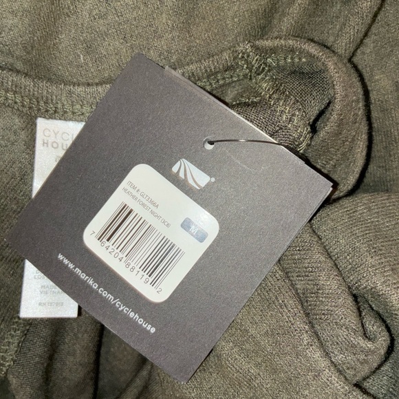 Cycle House green open back top - Picture 3 of 10